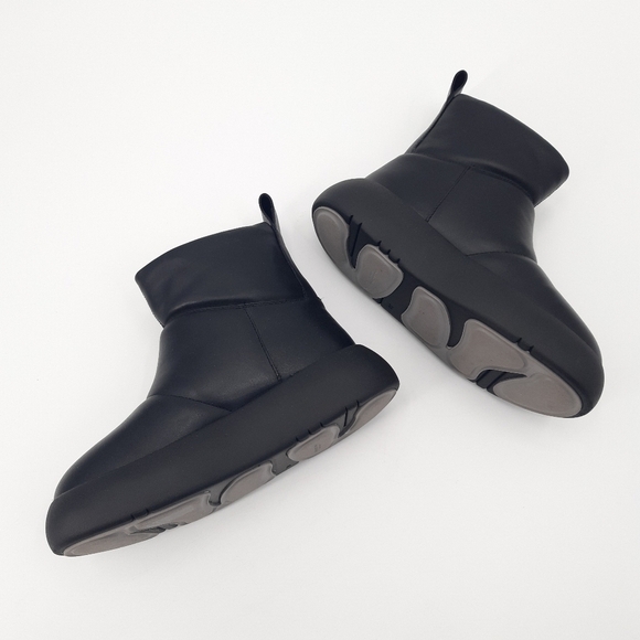 VAGABOND | Aylin Puff Boots in Black Leather - Picture 10 of 13